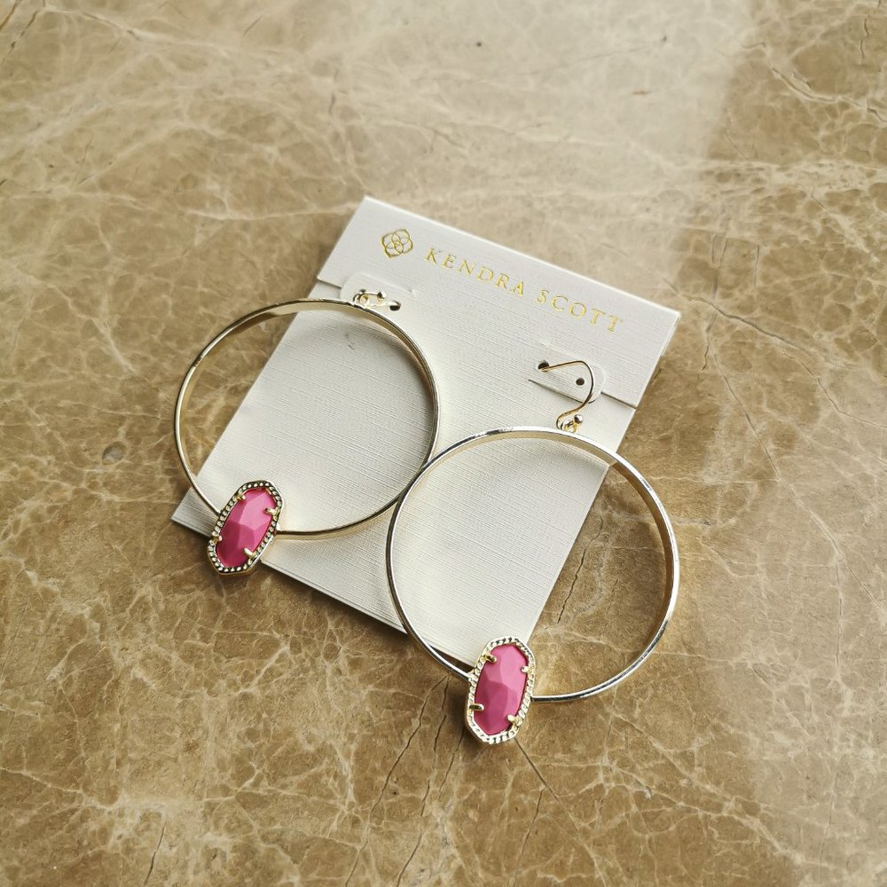 Kendra Scott Magenta gold hoop Elora earrings